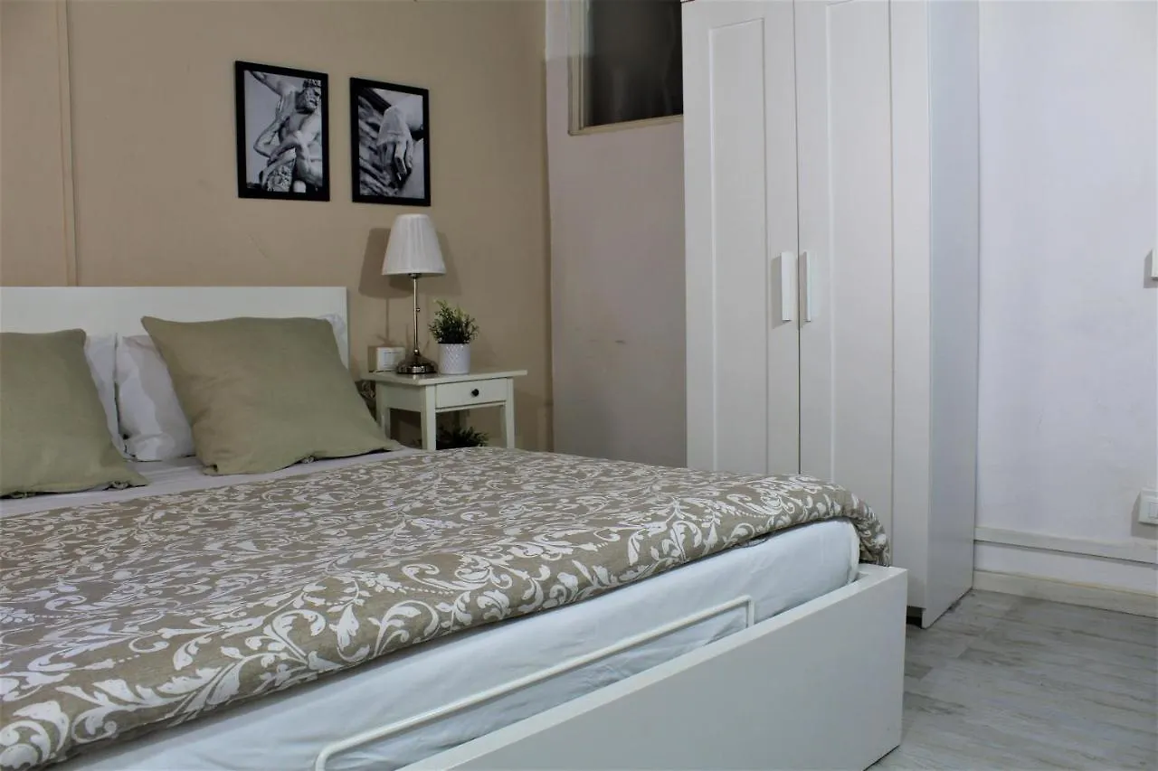 Crystal Ship Apartments Florencia 0*,